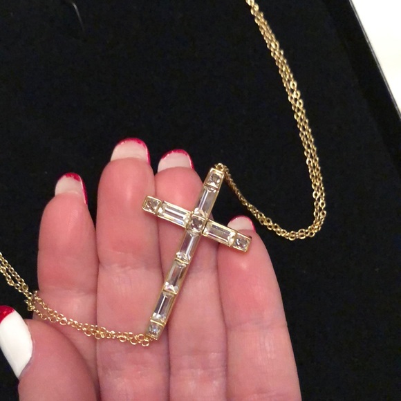 Sharon Osbourne for HSN Beautiful Goldtone sideways cross necklace!!! - Picture 2 of 3